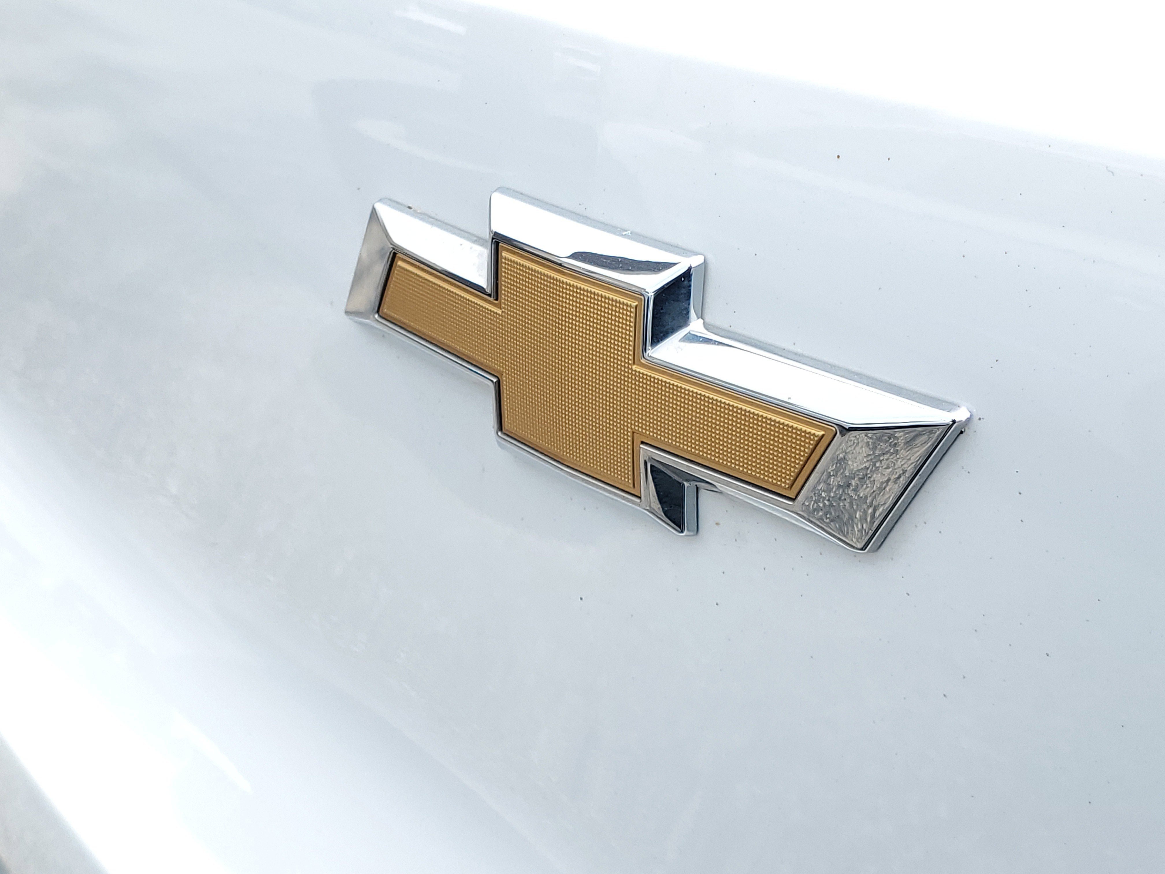 Used 2023 Summit White Chevrolet LT image 5