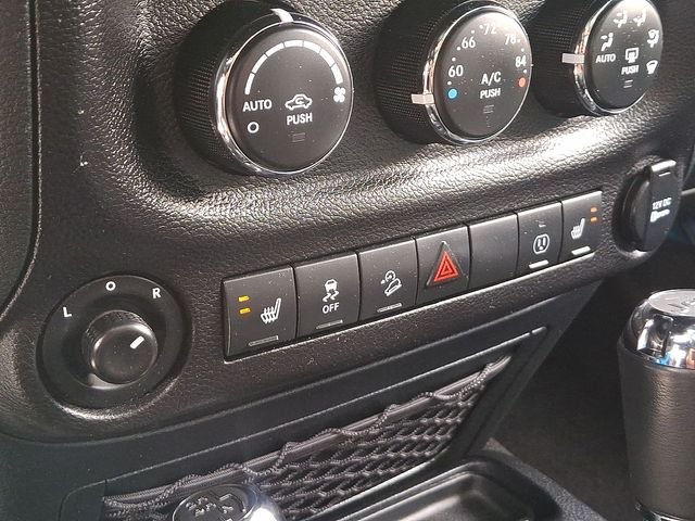 Used 2017  Jeep Unlimited Sahara image 37