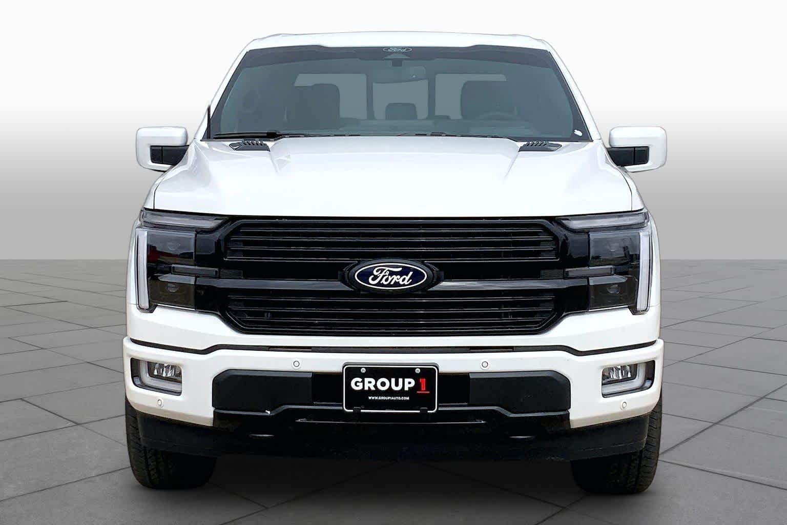 New 2026 Star White Metallic Tri-Coat Ford Platinum image 3