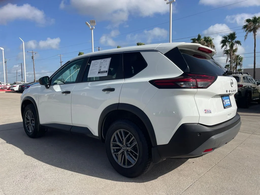 Used 2023 White Nissan S image 3