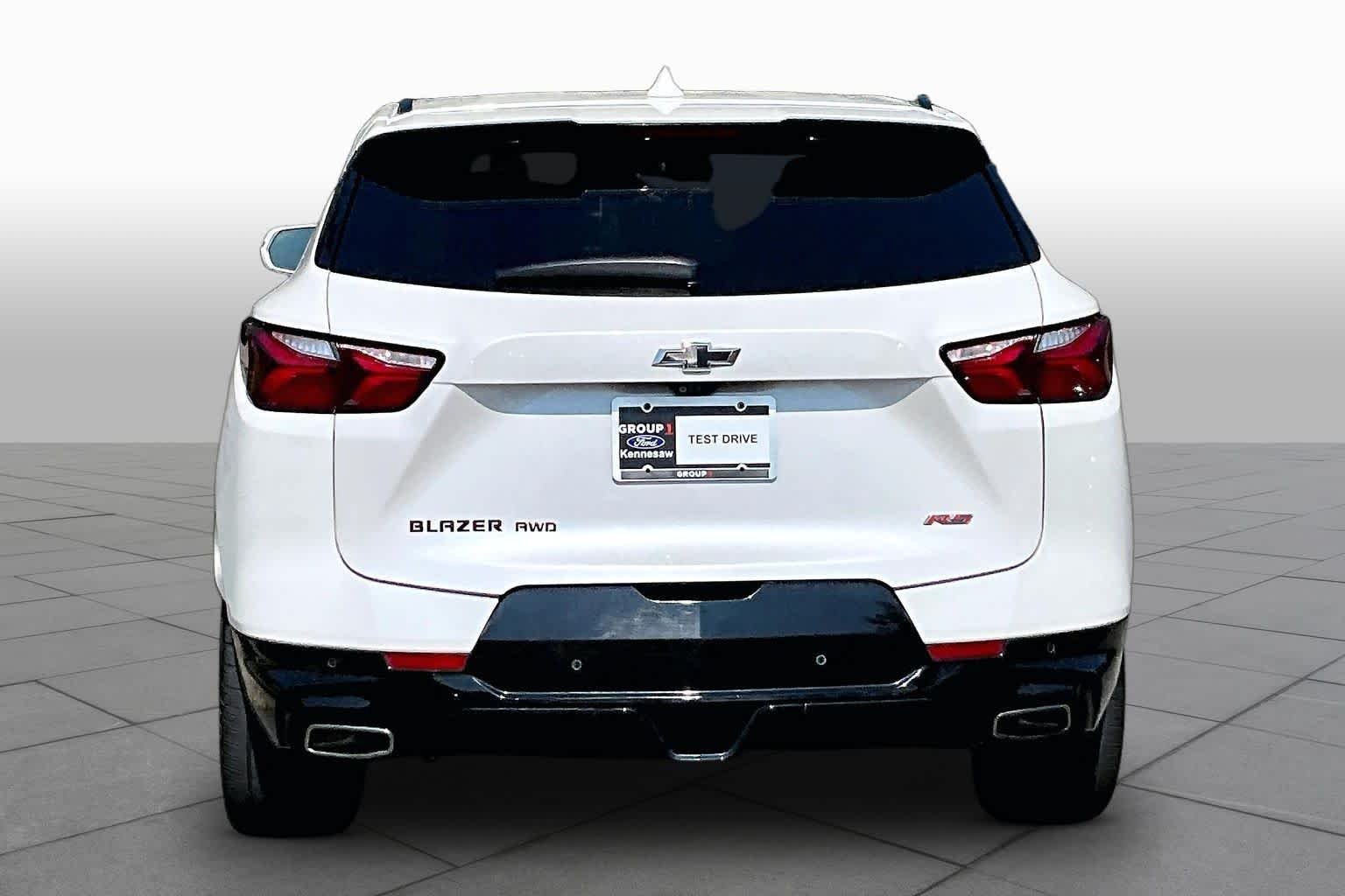 Used 2020 Iridescent Pearl Tricoat Chevrolet RS image 5