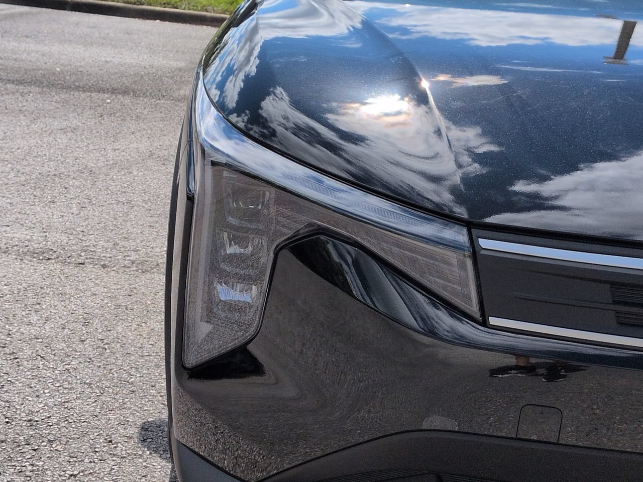 New 2027 Aurora Black Pearl Kia LXS image 11