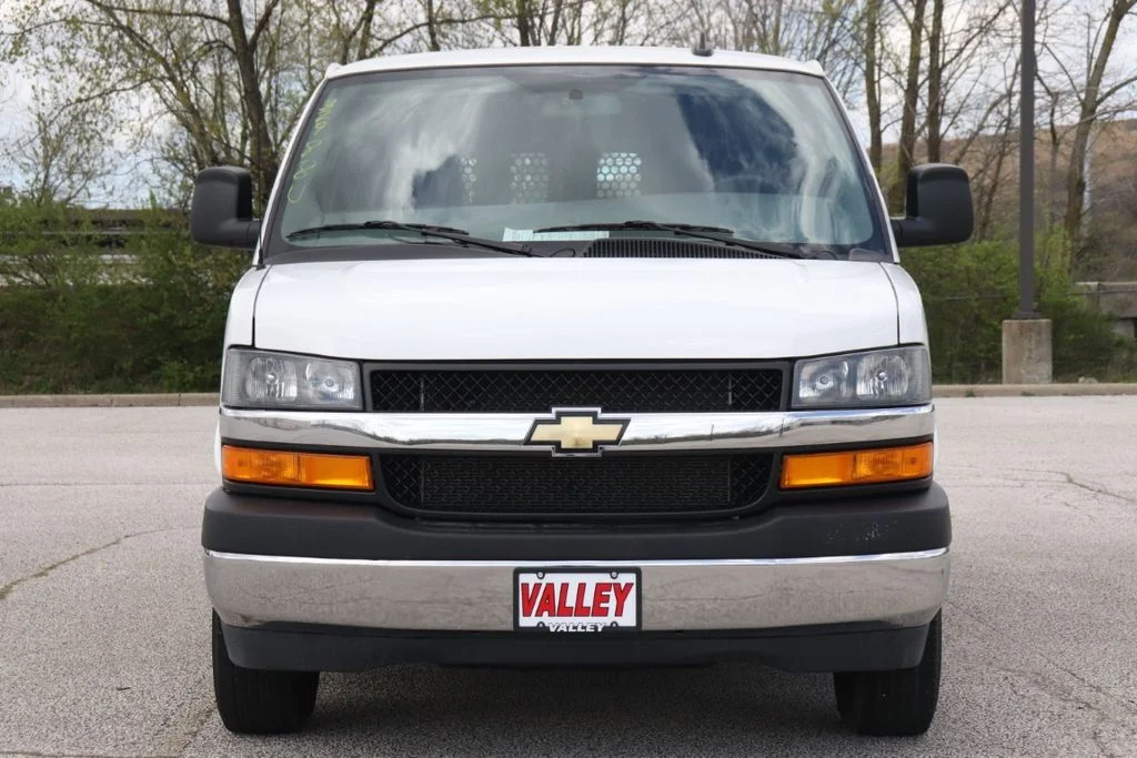 Used 2024 Summit White Chevrolet Work Van image 3