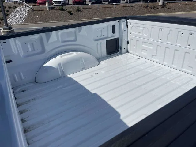 New 2026 Oxford White Ford XLT image 19