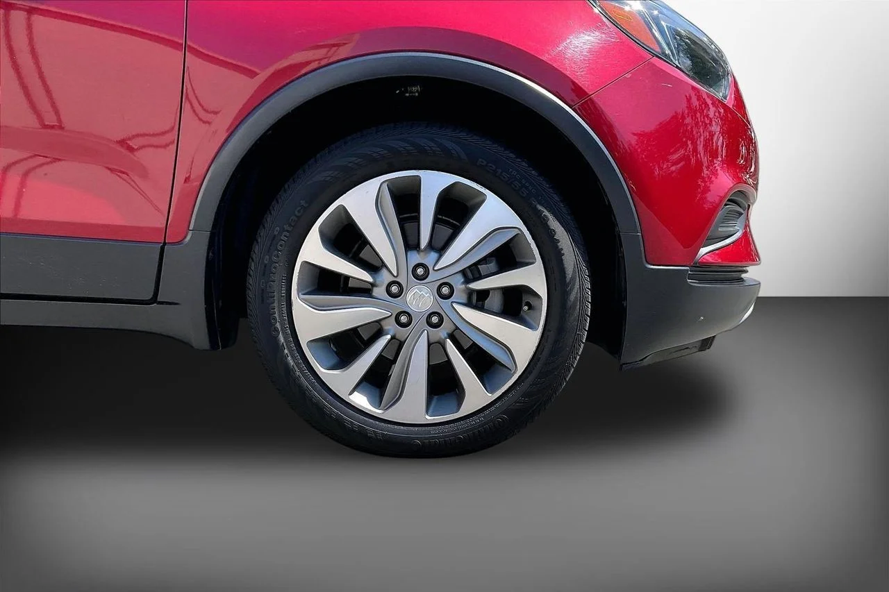 Used 2019 Red Buick Preferred image 33