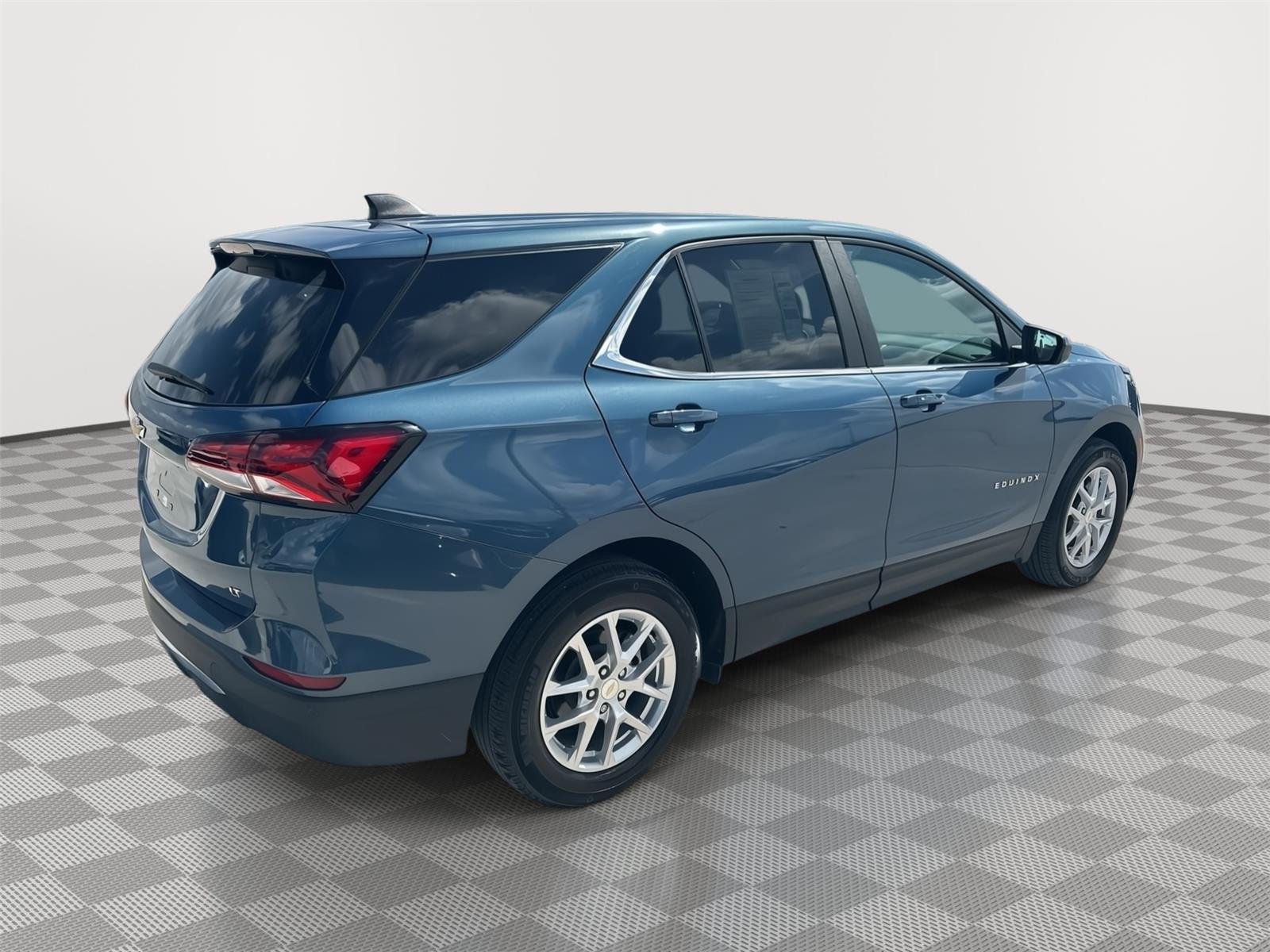 Used 2024 Lakeshore Blue Metallic Chevrolet LT image 4