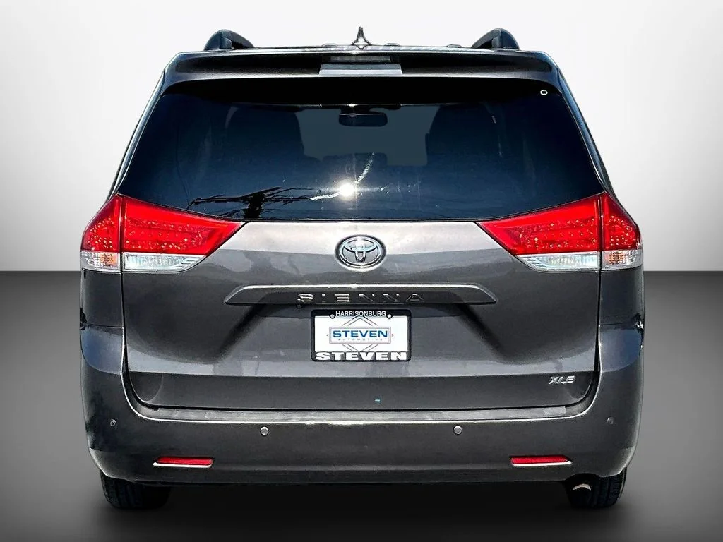 Used 2012 Gray Toyota XLE image 5