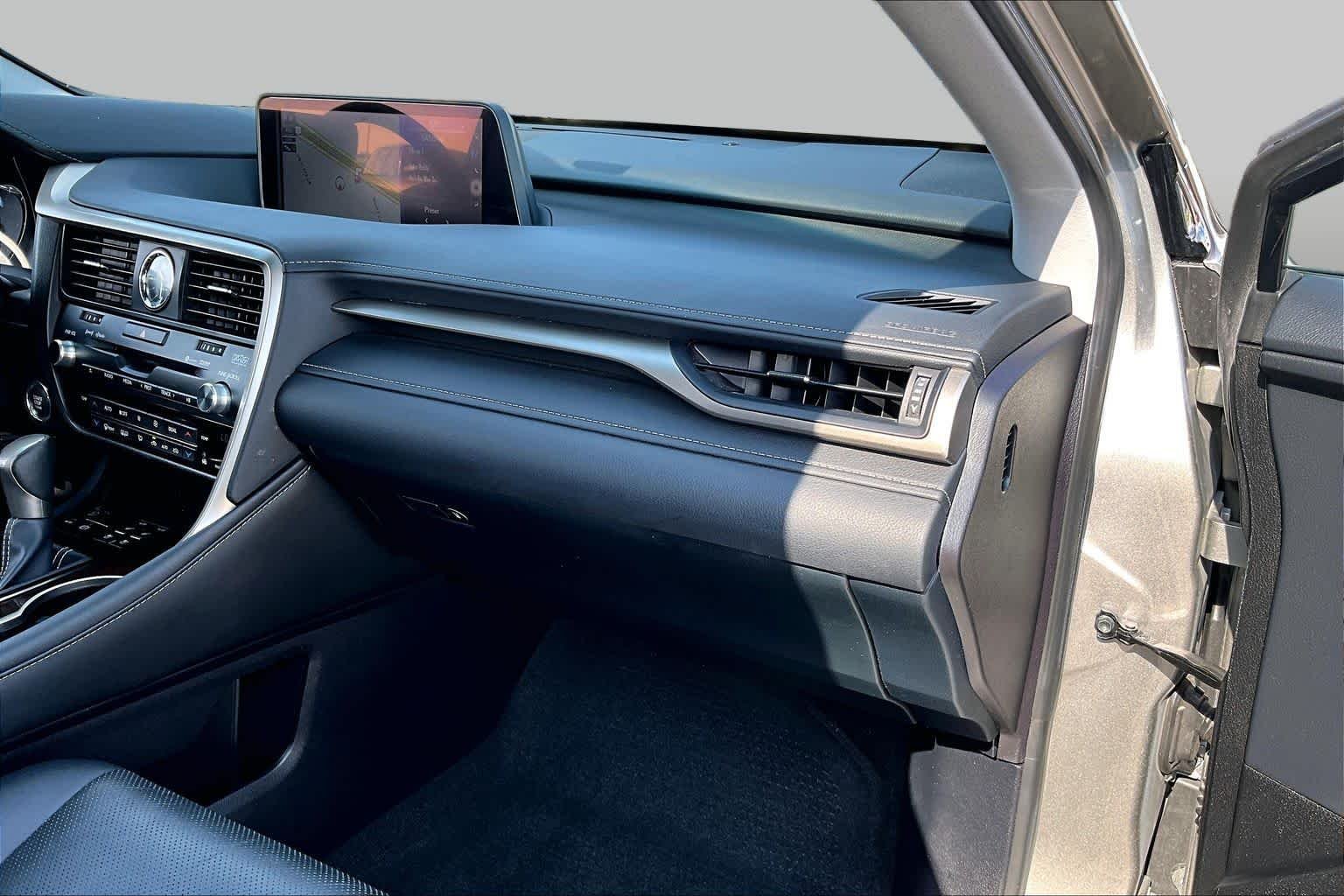 Used 2019 Atomic Silver Lexus  image 16