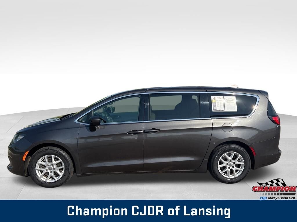 Used 2017 Gray Chrysler Touring image 4