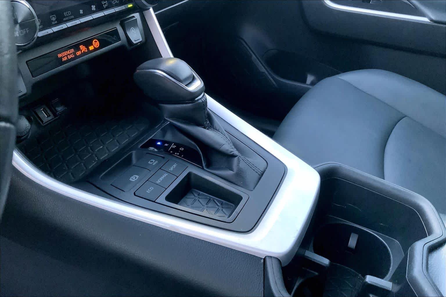 Used 2022 Blueprint Toyota XLE Premium image 13