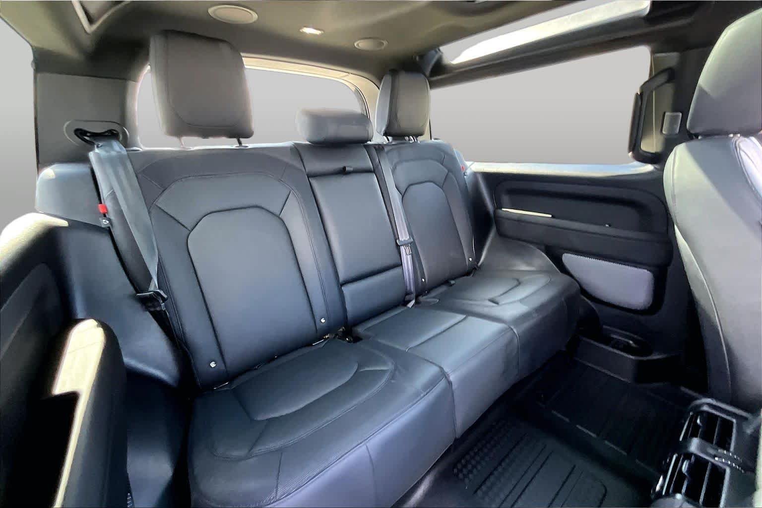 Used 2024 Carpathian Grey Premium Metallic Land Rover X-Dynamic SE image 16