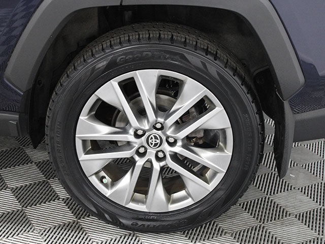 Used 2022 Blueprint Toyota XLE Premium image 19