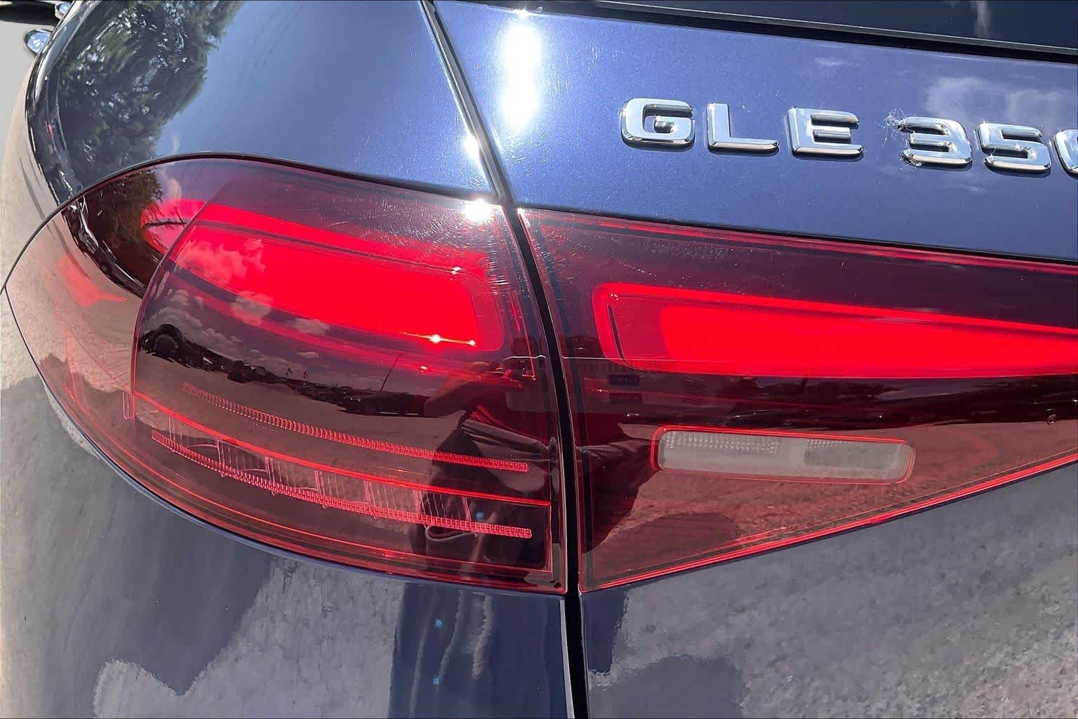 Used 2024 Twilight Blue Metallic Mercedes-Benz GLE 350 image 28