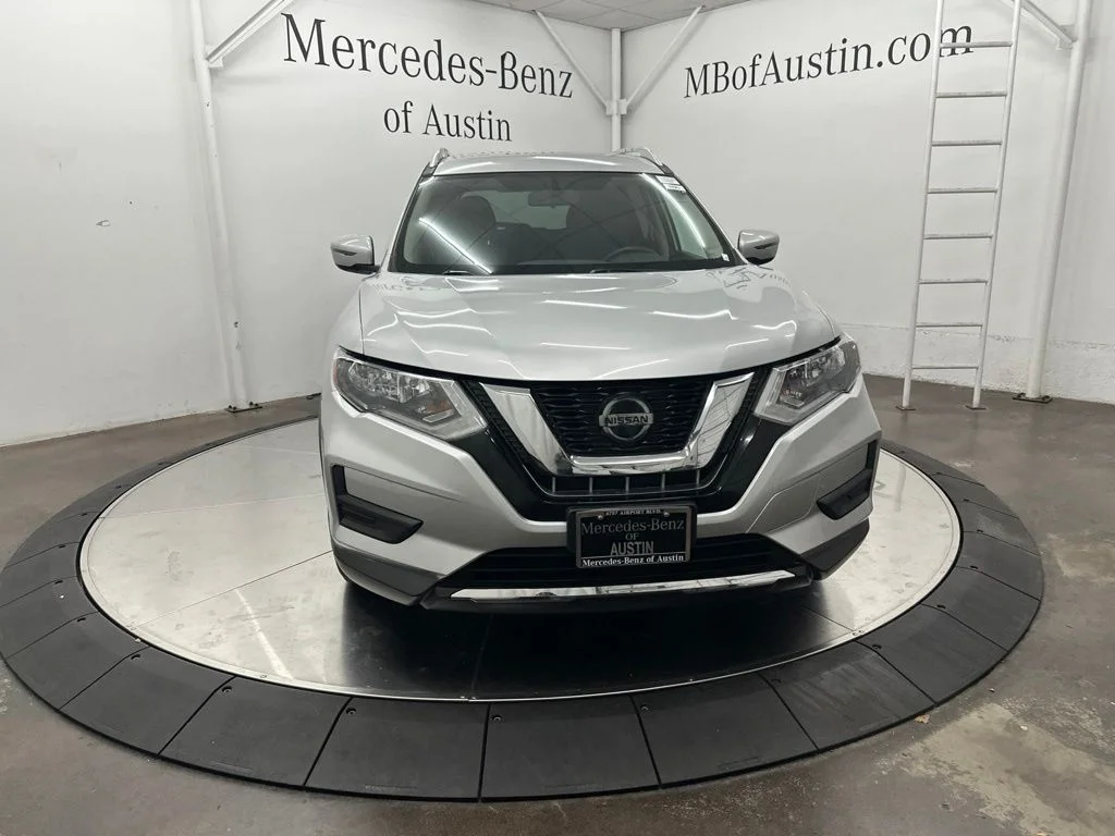 Used 2018 Silver Nissan SV image 2