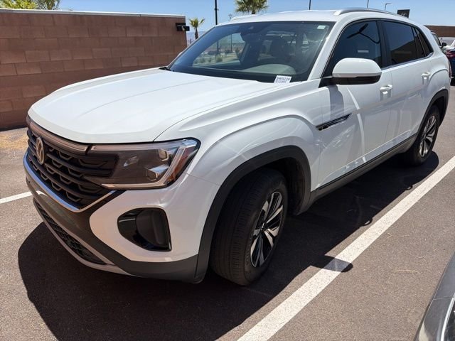 2024 Volkswagen Atlas Cross Sport 2.0T SE's photo