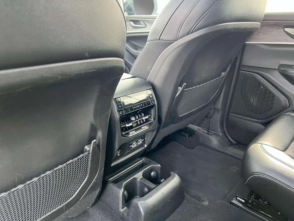 Used 2024 Bright White Clearcoat Jeep Limited image 27
