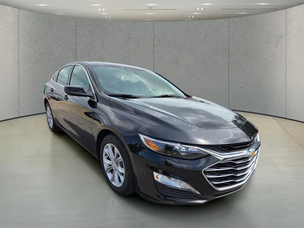 Used 2025 Black Chevrolet LT image 7