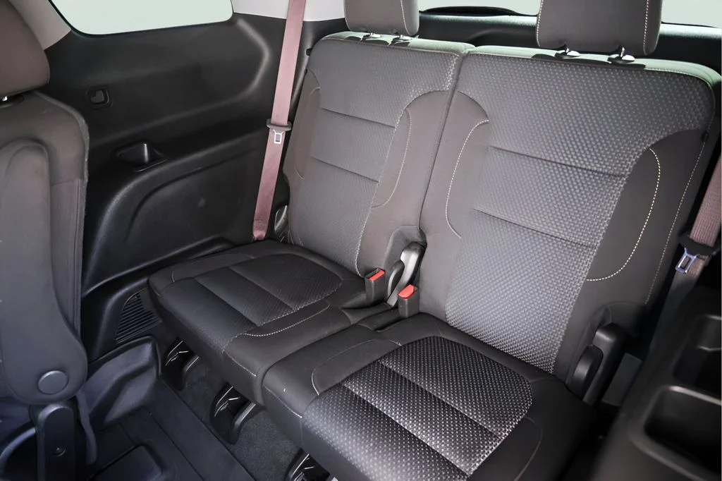 Used 2023 Silver GMC SLE image 27