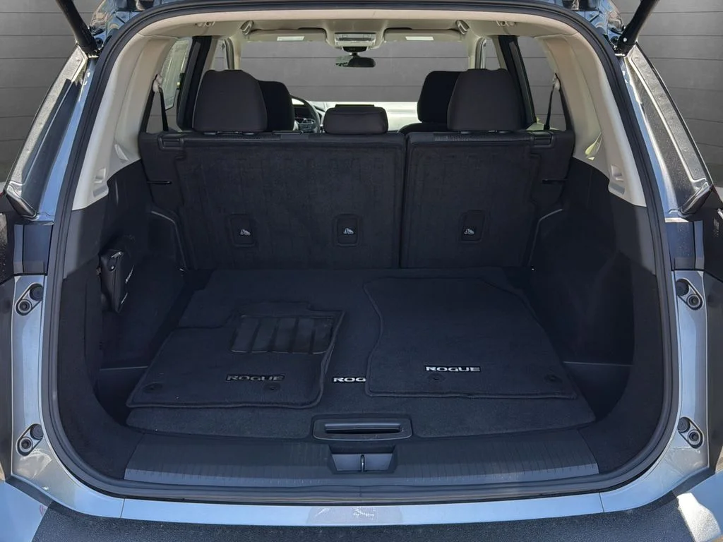 Used 2024 Gray Nissan SV image 28