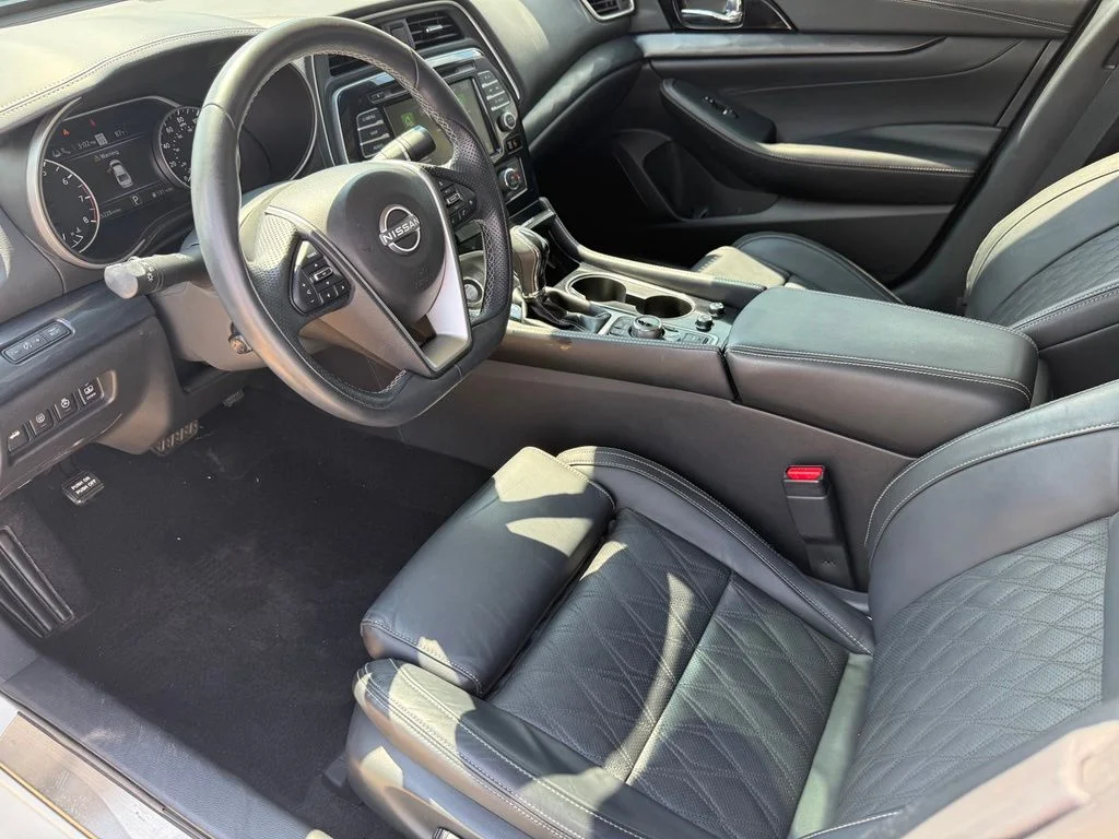Certified Used 2023 White Nissan Platinum image 10