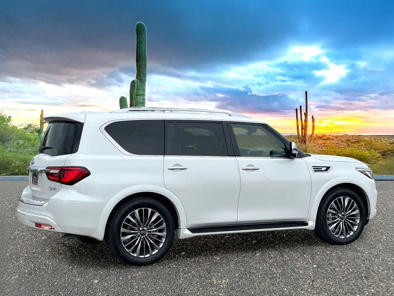 Certified Used 2021 Moonstone White INFINITI Sensory image 5