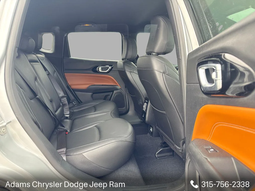 Used 2025 Silver Jeep Limited image 12