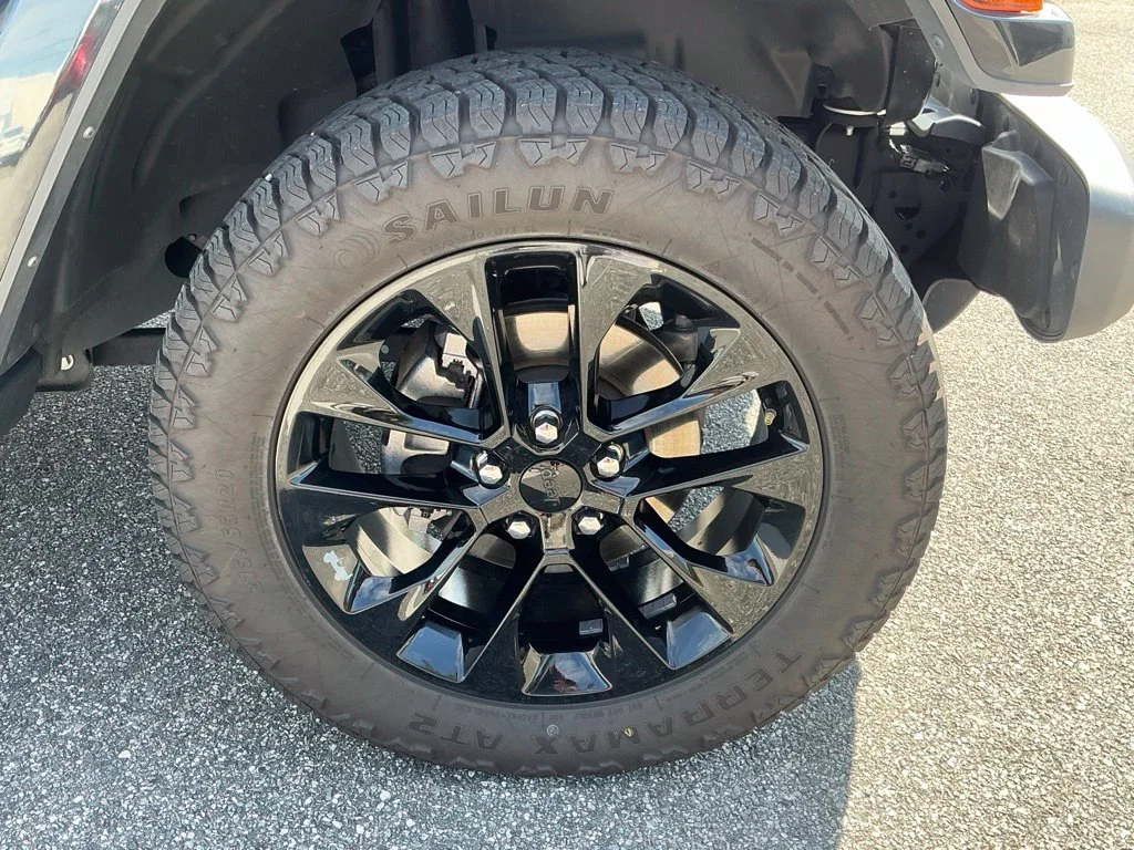 Used 2021 Black Jeep Unlimited Sahara 4xe image 15