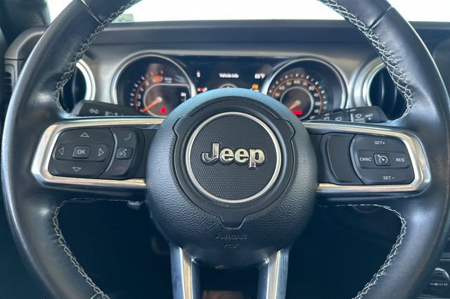 Used 2022 Silver Jeep Unlimited Sahara image 23