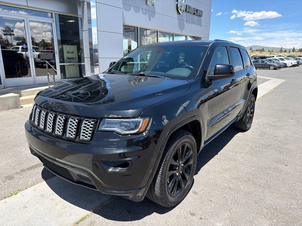 2022 Jeep Grand Cherokee Laredo X 4WD's photo