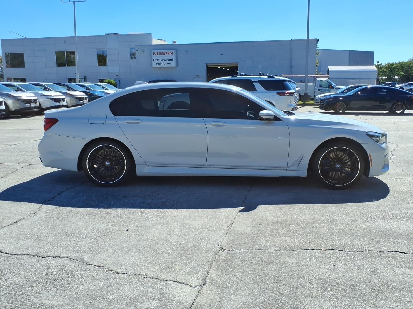 Used 2018 Alpine White BMW 750i xDrive image 6