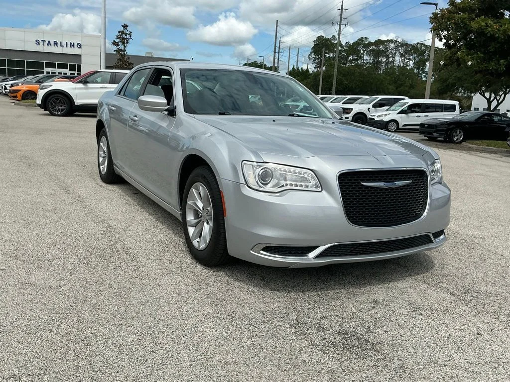 Used 2023 Silver Chrysler Touring image 19
