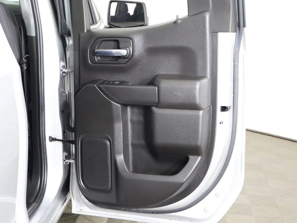 Used 2022 Silver Ice Metallic Chevrolet LT image 24