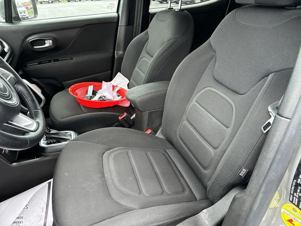 Used 2021 Gray Jeep Latitude image 11