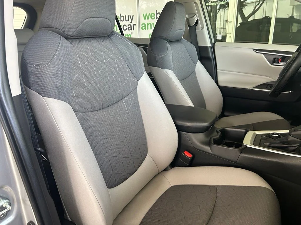 Used 2025 Silver Toyota XLE image 20