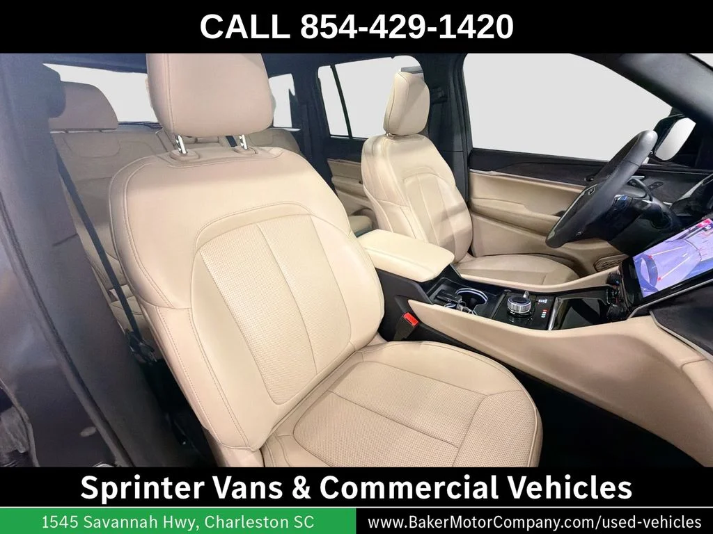 Used 2025 Gray Metallic Jeep Limited image 30