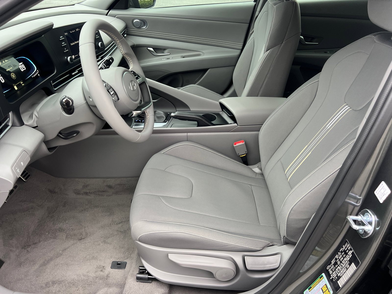 New 2026 Amazon Gray Hyundai SEL Sport image 9
