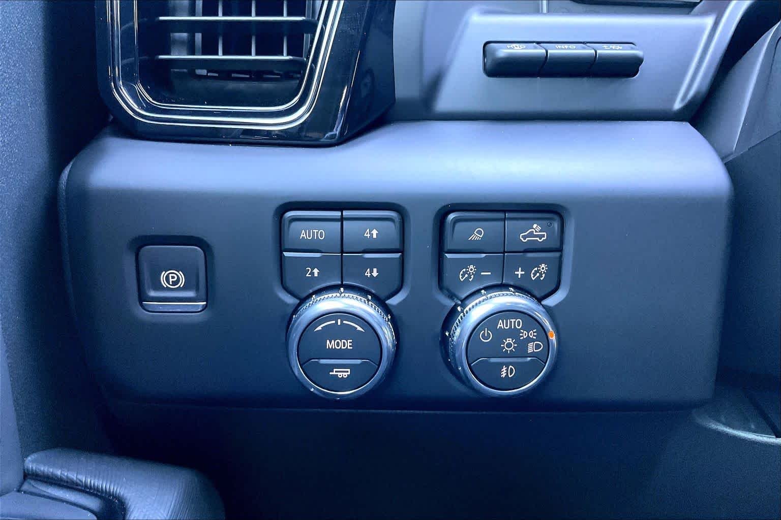 Used 2026 Onyx Black GMC AT4X image 34