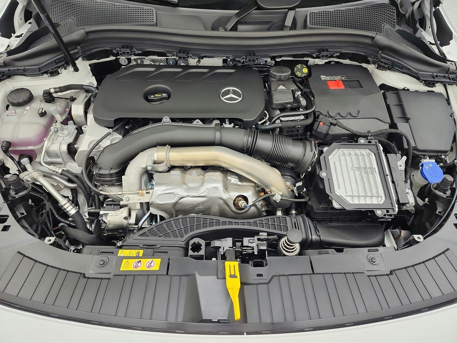 New 2026 Polar White Mercedes-Benz GLA 250 4MATIC® SUV image 12