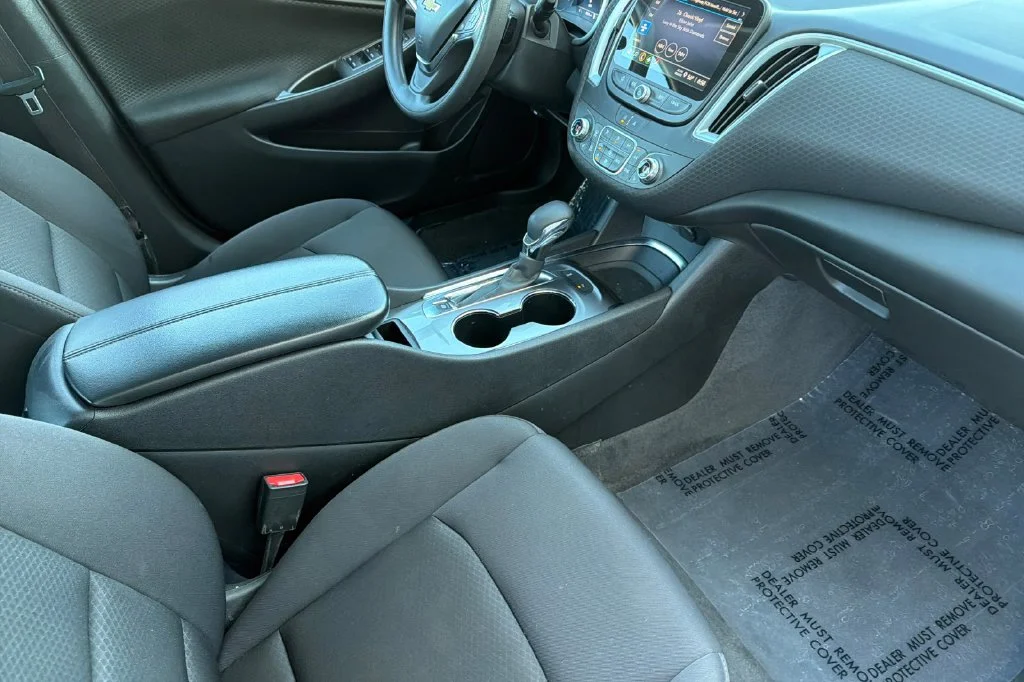 Used 2024 Sterling Gray Metallic Chevrolet LT image 19