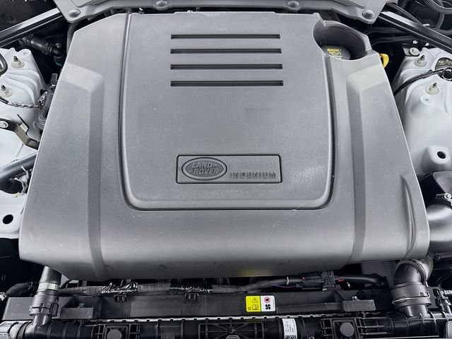 New 2026 Fuji White Land Rover Dynamic SE image 32