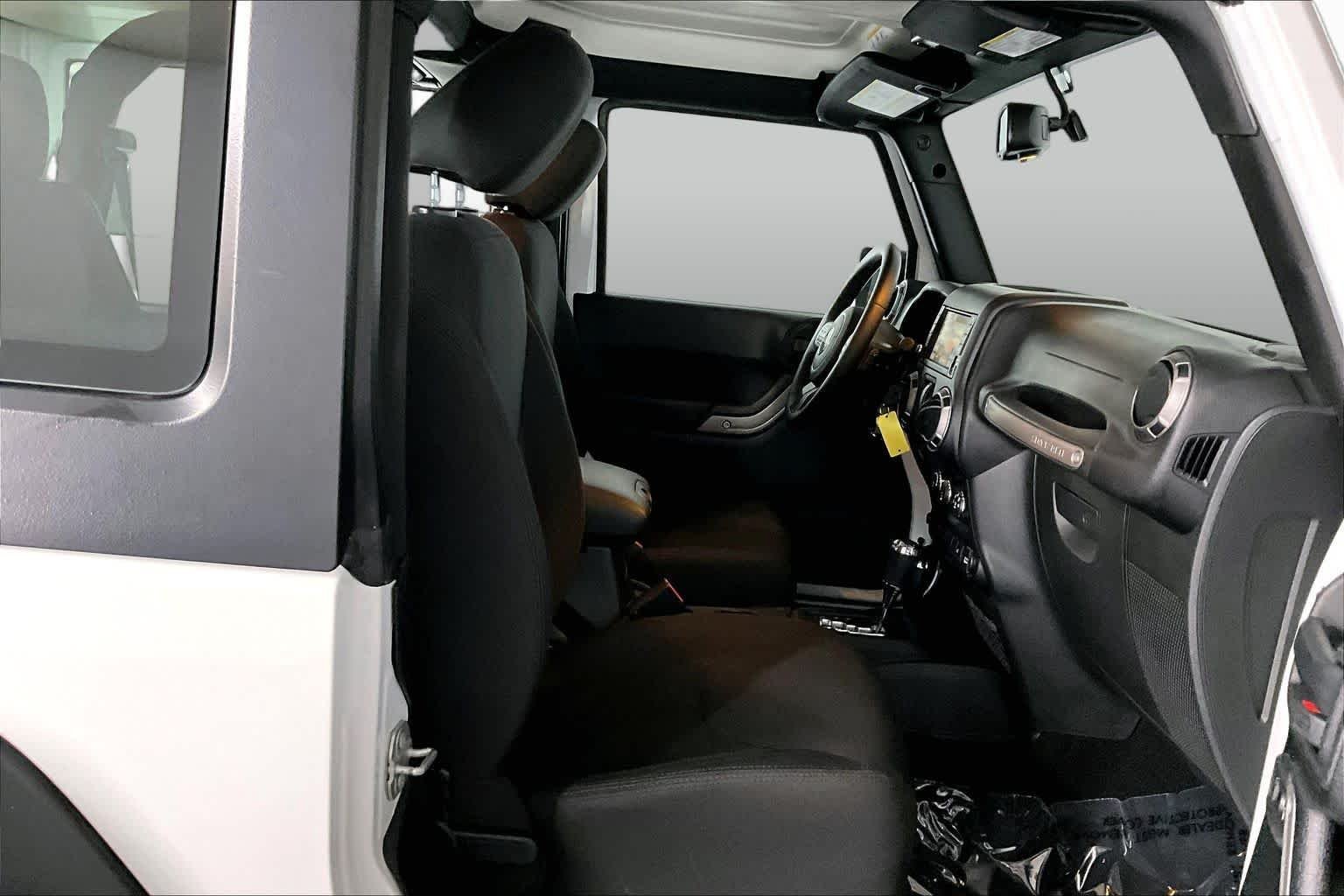 Used 2018 Bright White Clearcoat Jeep Sport S image 8
