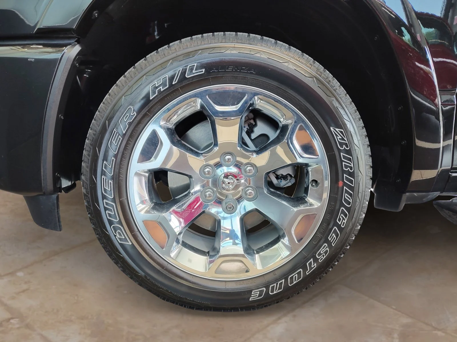 Used 2025 Diamond Black Crystal Pearlcoat Ram Lone Star image 28