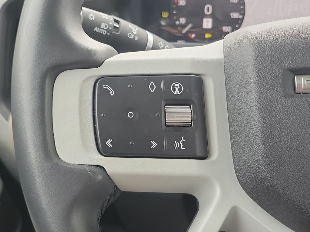 Used 2024 Black Land Rover S image 21