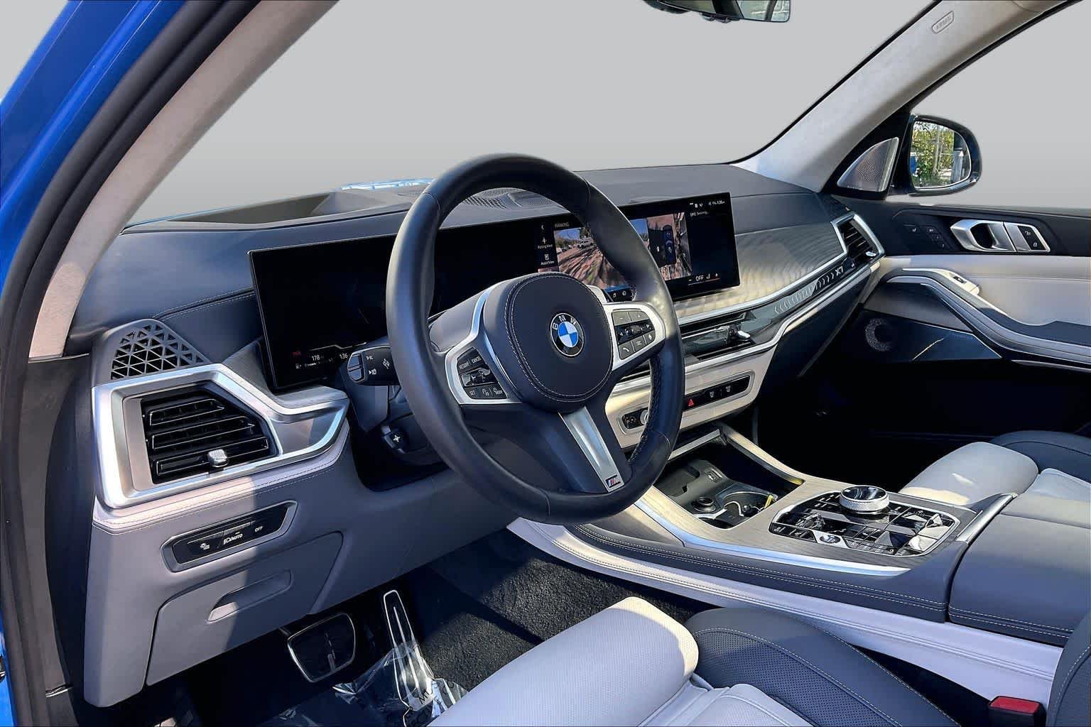 Used 2026 Santorini Blue BMW xDrive40i image 17