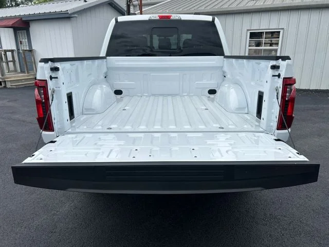 New 2026 Oxford White Ford XLT image 22