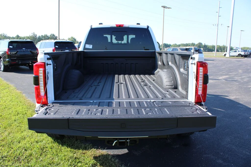 New 2026 Star White Metallic Tri-Coat Ford F-350® King Ranch® image 20