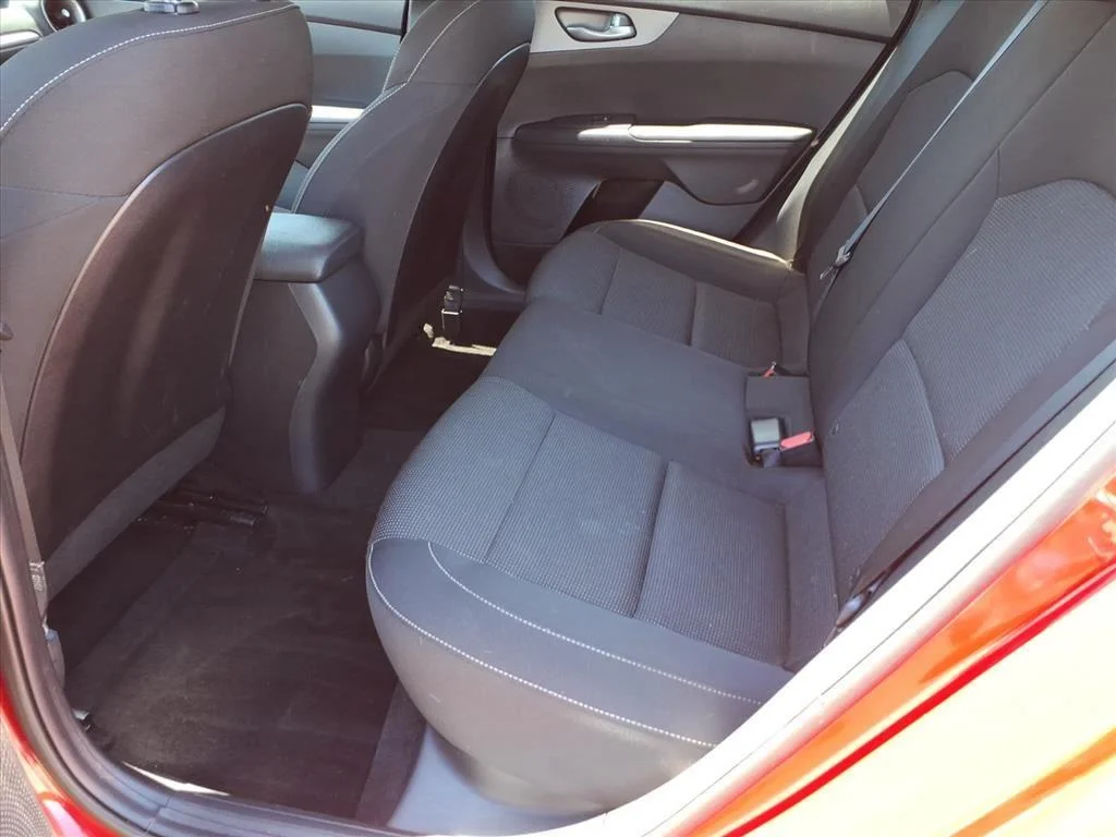 Used 2020 Currant Red Kia LXS image 13
