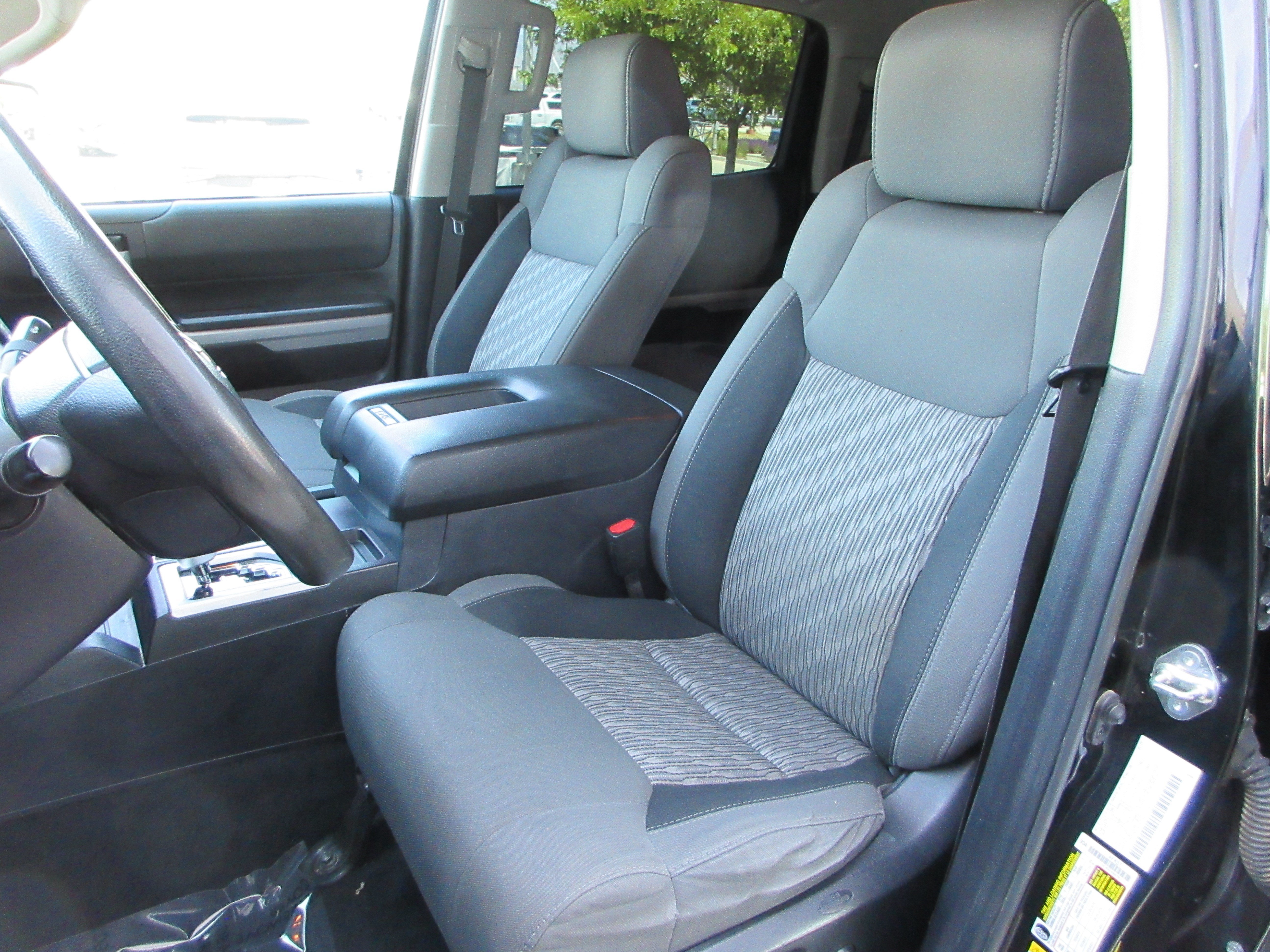 Used 2019 Midnight Black Metallic Toyota SR5 image 28
