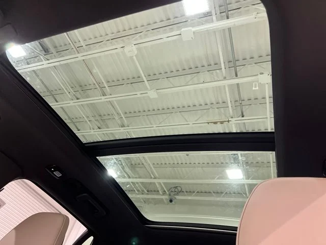 New 2026 Crystal White Volvo Plus image 20