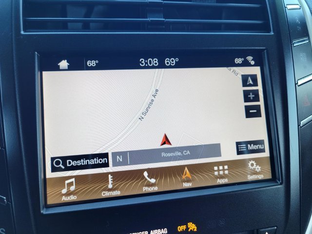 Used 2019 Gray Lincoln Select image 16